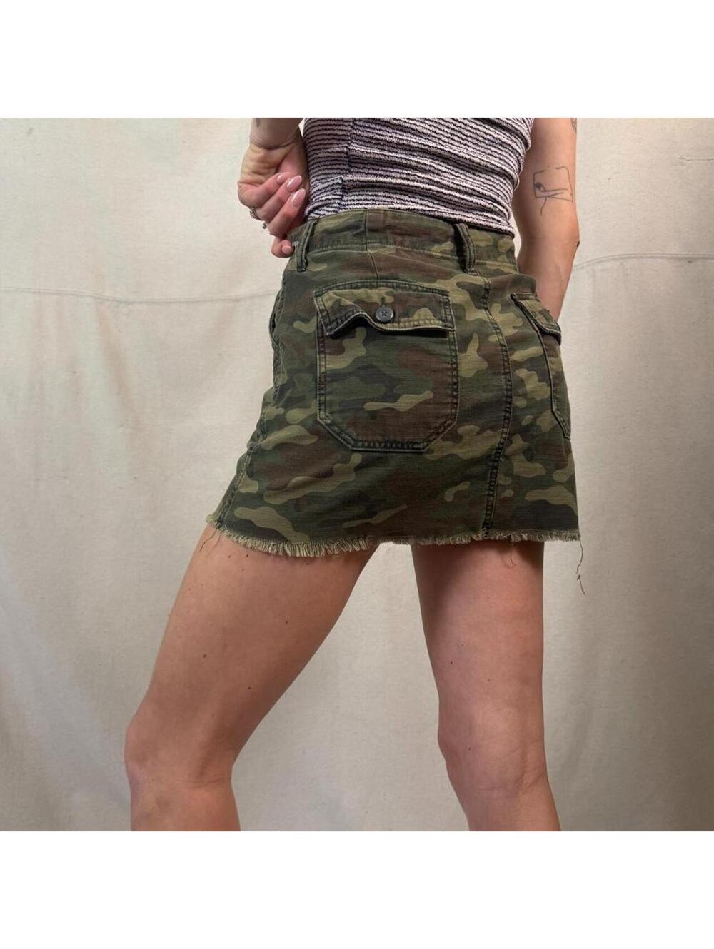 American Eagle Camo Mini Skirt – Size 2
